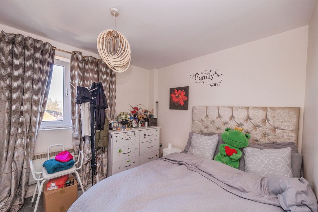 Additional image 9 of 2 bed flat for saleNancy Road, Portsmouth PO1