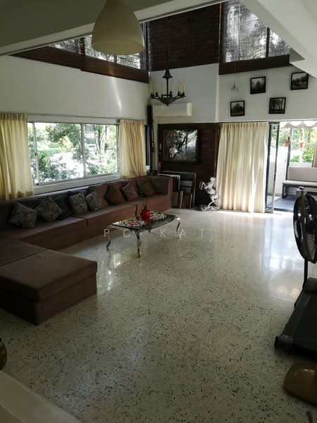Balmoral Crescent - Newton MRT