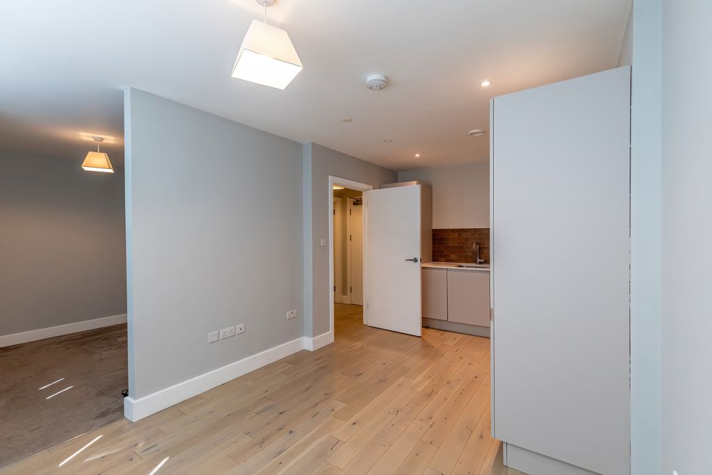 Additional image 2 of 1 bed flat for saleRomsey Road, Southampton SO16