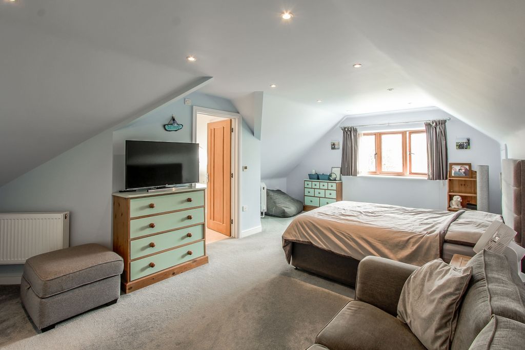 Additional image 10 of 4 bed bungalow for saleSandhurst Road, Yeovil BA20