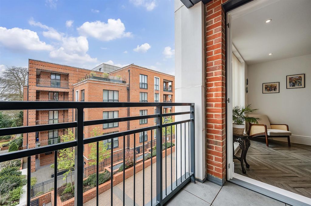 Additional image 9 of 2 bed flat for saleFellowes Rise, Winchester SO22