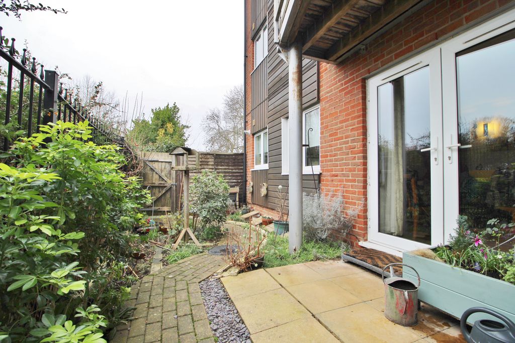 Additional image 4 of 2 bed flat for saleBransbury Mews, 161 Henderson Road, Southsea PO4