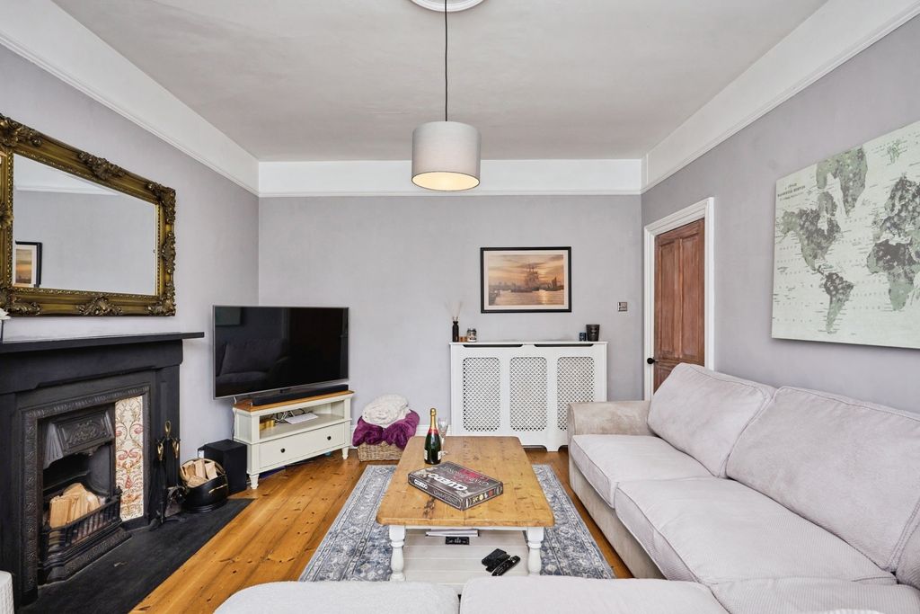 Additional image 3 of 4 bed detached house for saleCastle Road, Newport, Isle Of Wight PO30