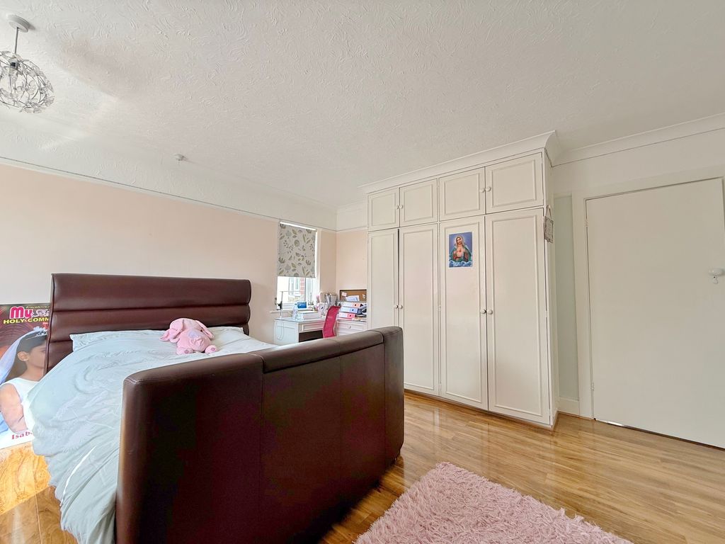 Additional image 6 of 3 bed detached house for saleLealand Road, Drayton, Portsmouth PO6