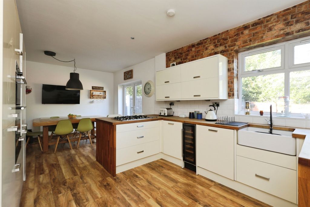 Additional image 5 of 5 bed detached bungalow for saleWorksop Road, Woodsetts, Worksop S81