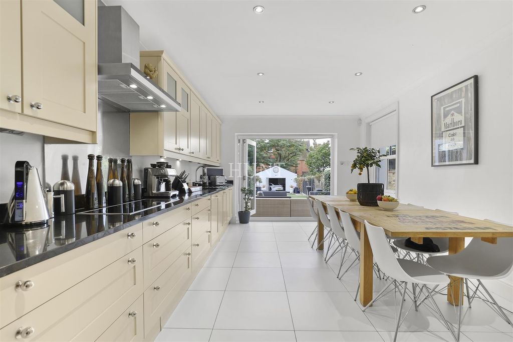 Additional image 2 of 5 bed terraced house for saleBroomhill Road, Woodford Green IG8