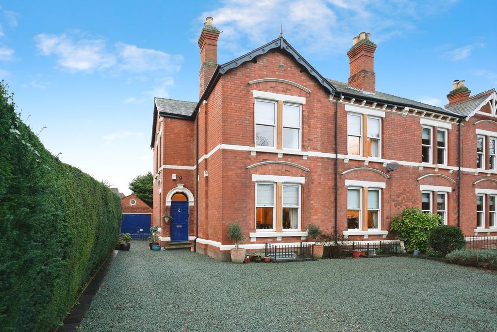 6 bed semi-detached house for saleThorneloe Road, Worcester, Worcestershire WR1