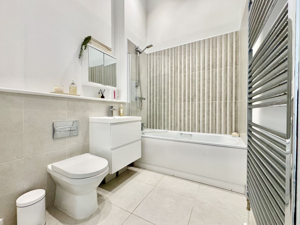 Additional image 14 of 2 bed flat for saleWhitecroft Park, Newport PO30