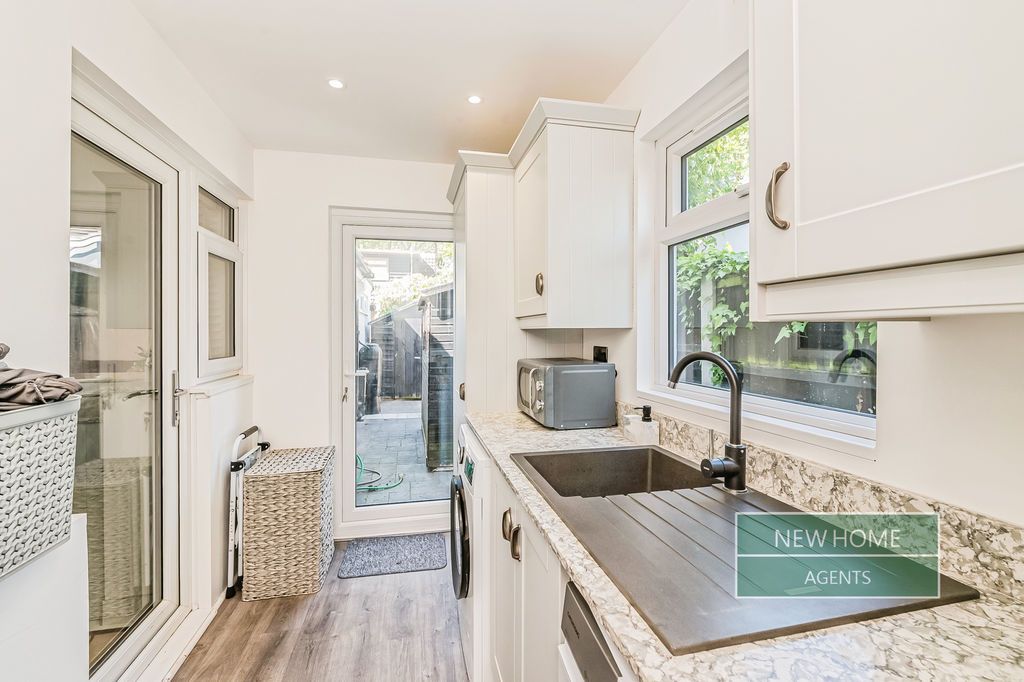 Additional image 5 of 4 bed detached bungalow for saleCanford Avenue, Wickford SS12