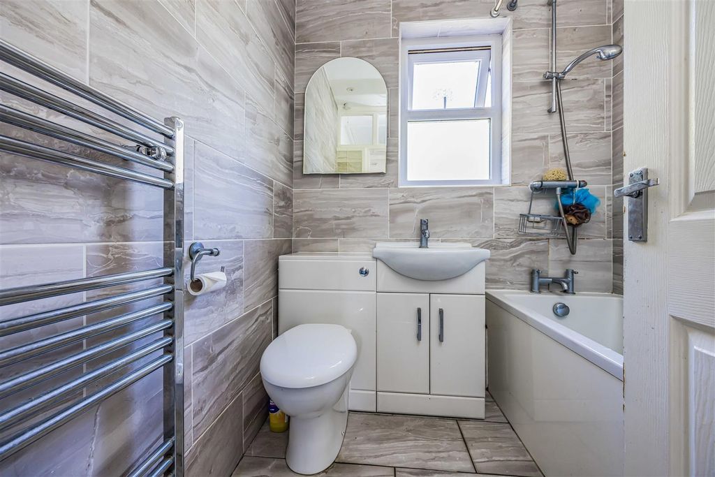 Additional image 13 of 3 bed property for saleHayling Avenue, Portsmouth PO3
