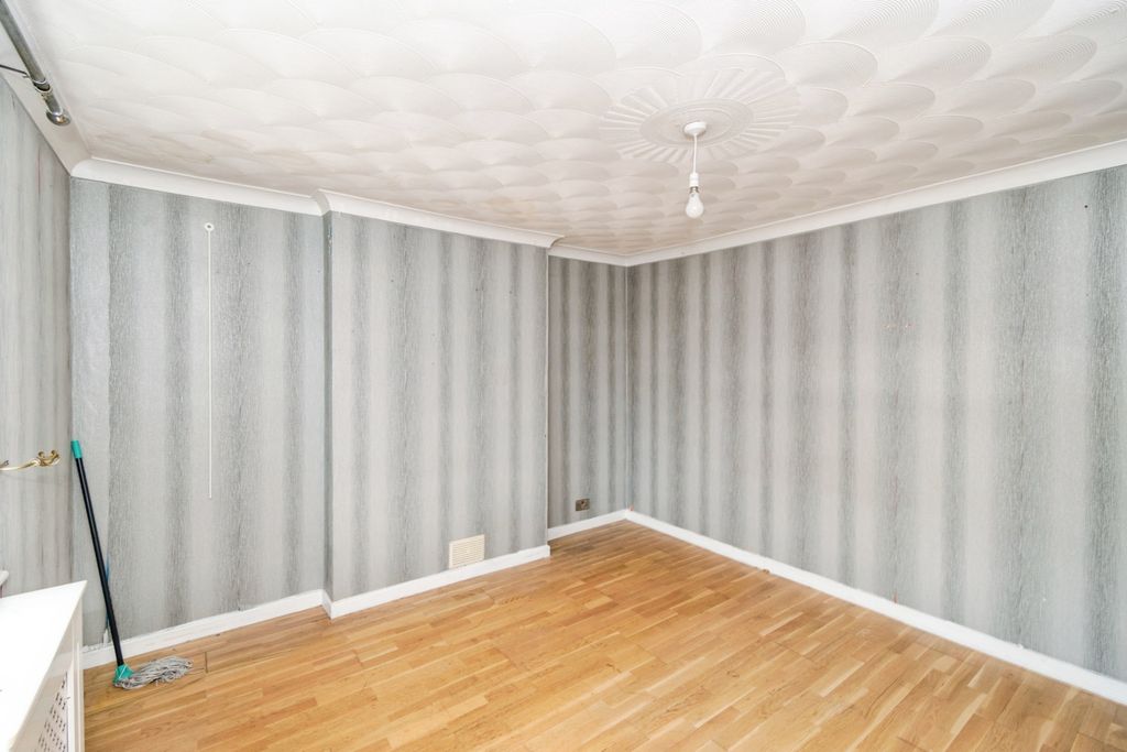 Additional image 6 of 3 bed maisonette for saleWaverley Road, Southampton, Hampshire SO15
