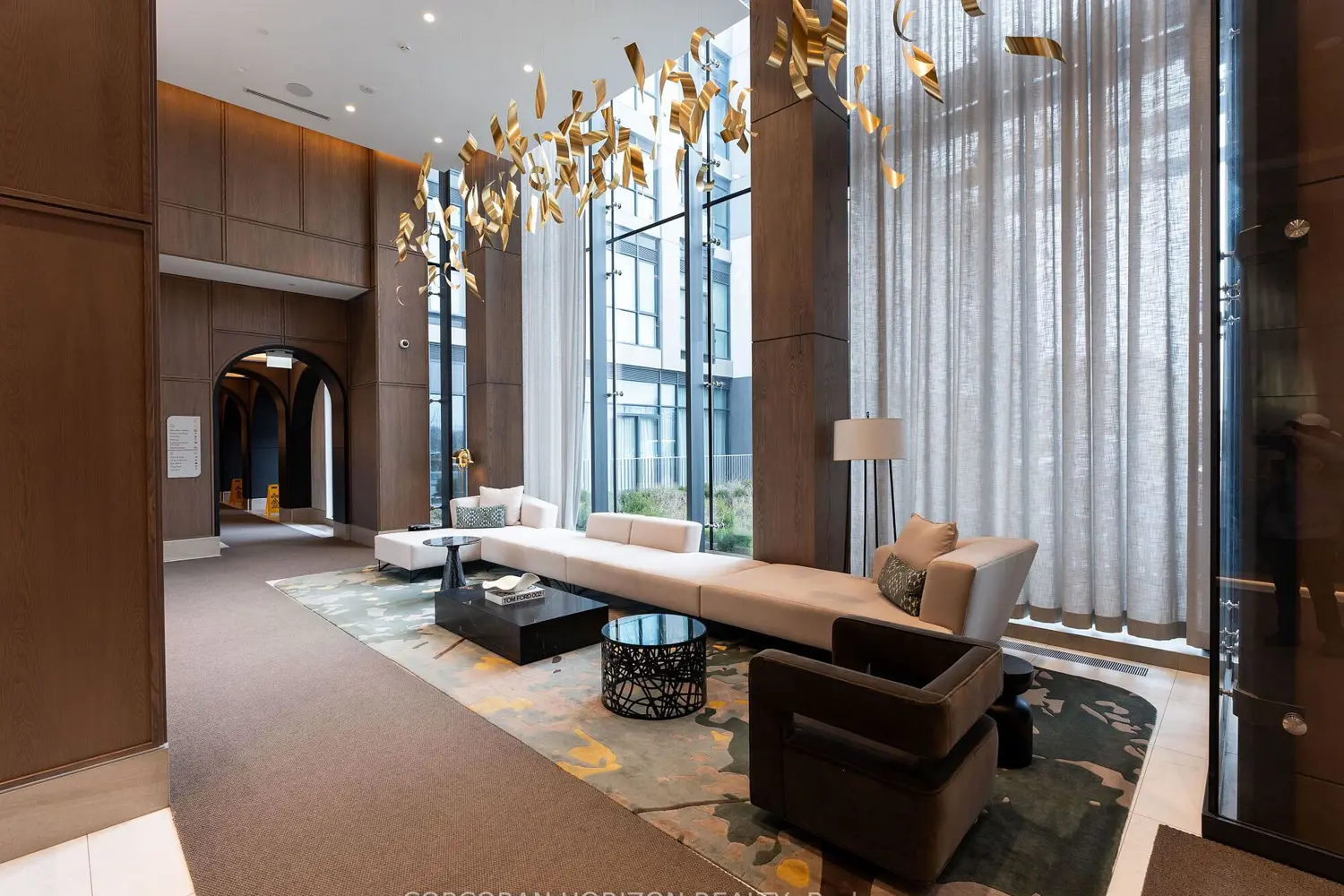30 Inn On The Park Drive 221