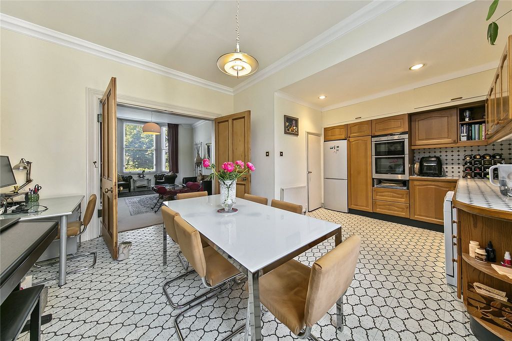 Additional image 15 of 3 bed maisonette for saleStuart Court, Richmond Hill, Richmond, Surrey TW10