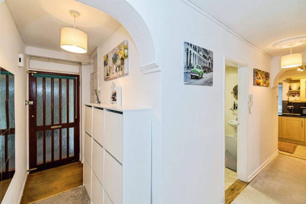 Additional image 3 of 2 bed flat for saleNorthlands Road, Southampton SO15