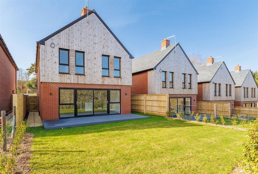 Additional image 2 of 5 bed detached house for saleGatcombe, Isle Of Wight PO30