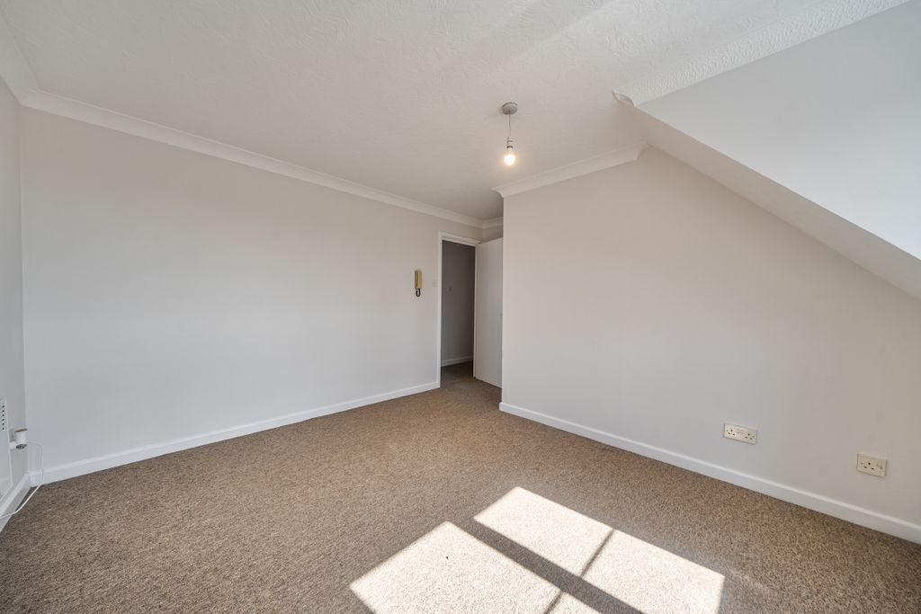 Additional image 4 of 2 bed flat for saleKitchener Road, Southampton SO17