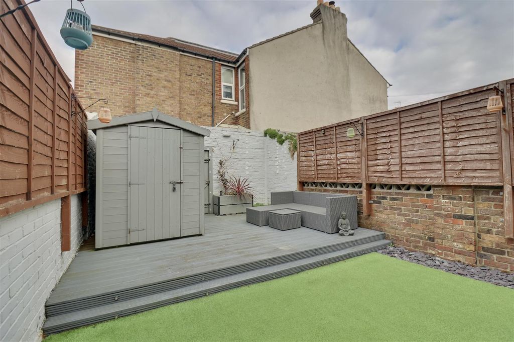 Additional image 22 of 3 bed property for saleHaslemere Road, Southsea PO4