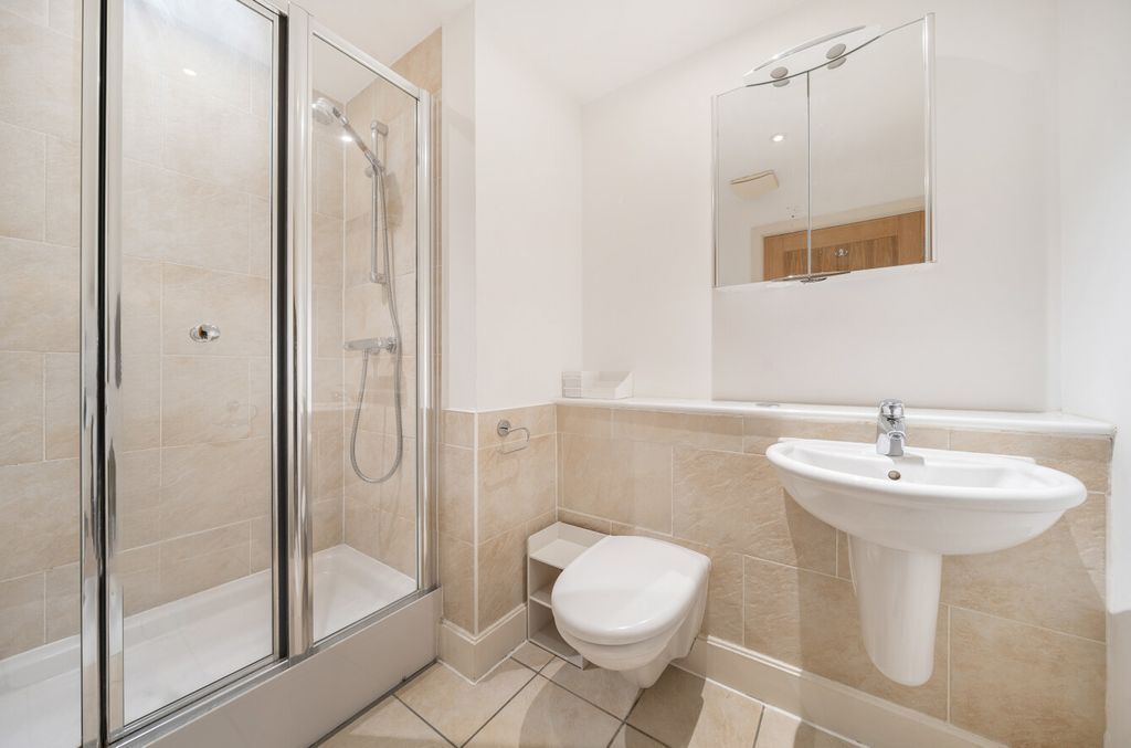 Additional image 11 of 2 bed flat for saleThe Canalside, Gunwharf Quays, Portsmouth, Hampshire PO1