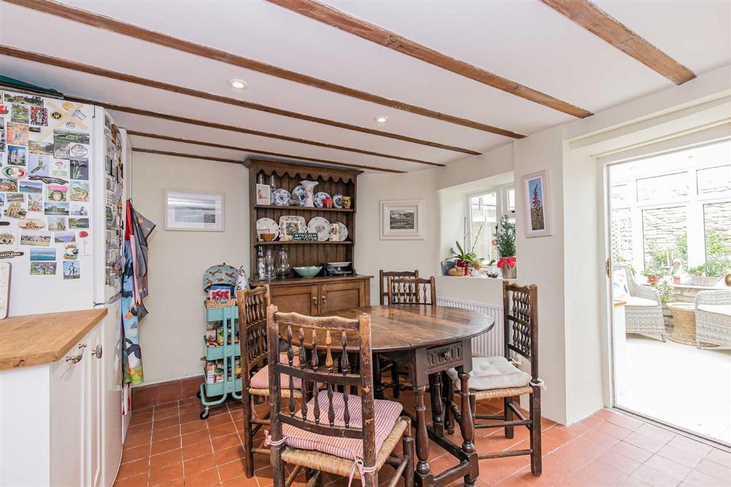 Additional image 4 of 3 bed property for saleManor Road, Woodstock OX20