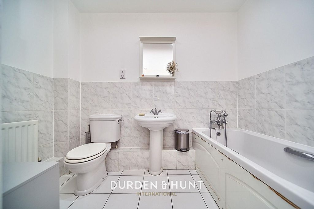 Additional image 14 of 2 bed flat for saleThe Boulevard, Woodford Green IG8