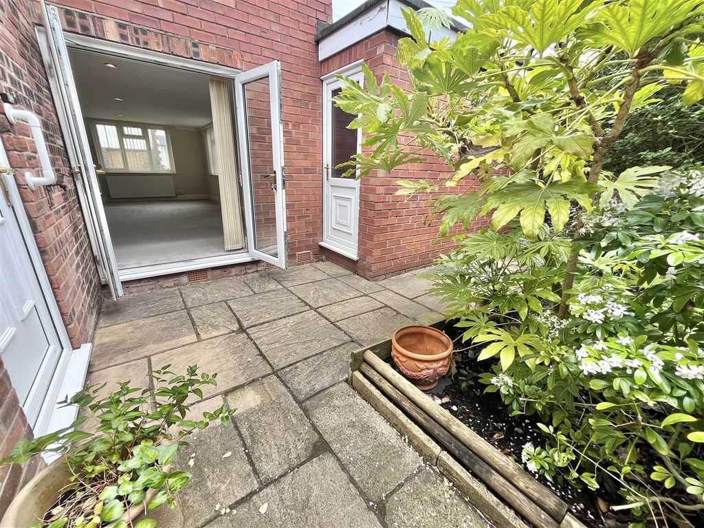 Additional image 6 of 2 bed flat for saleBeech Grove, Wilmslow SK9
