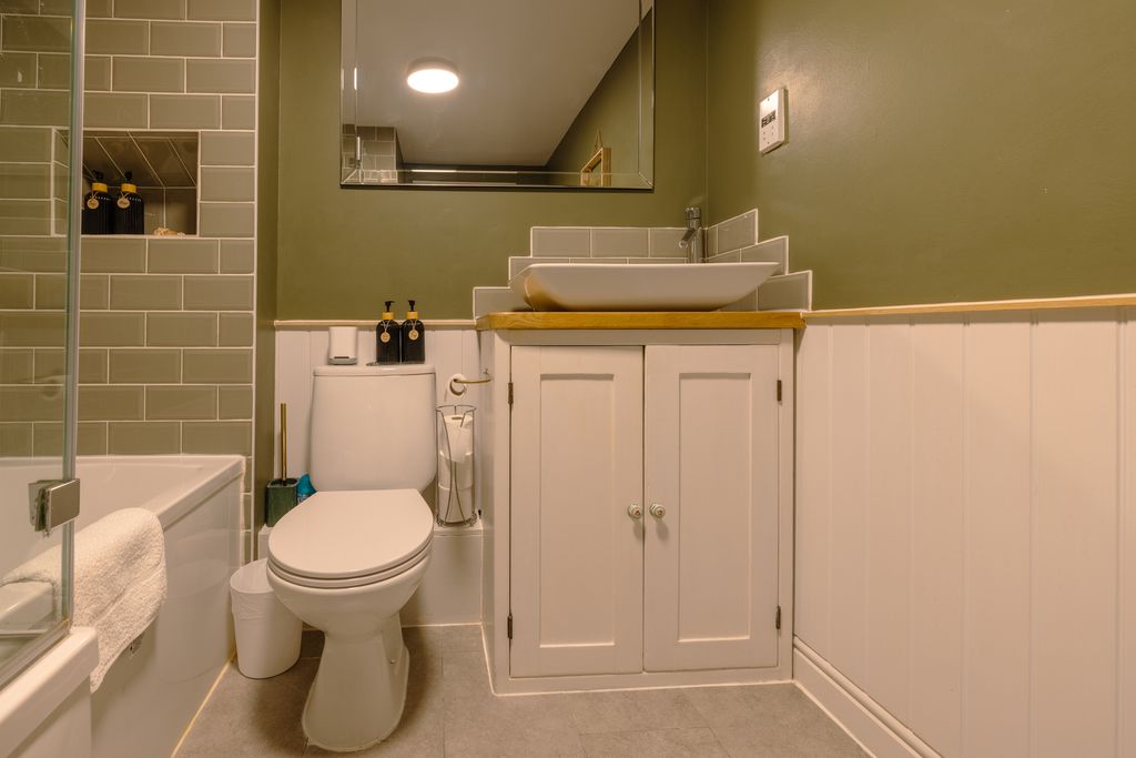 Additional image 19 of 3 bed terraced house for saleAshcombe Crescent, Witney OX28