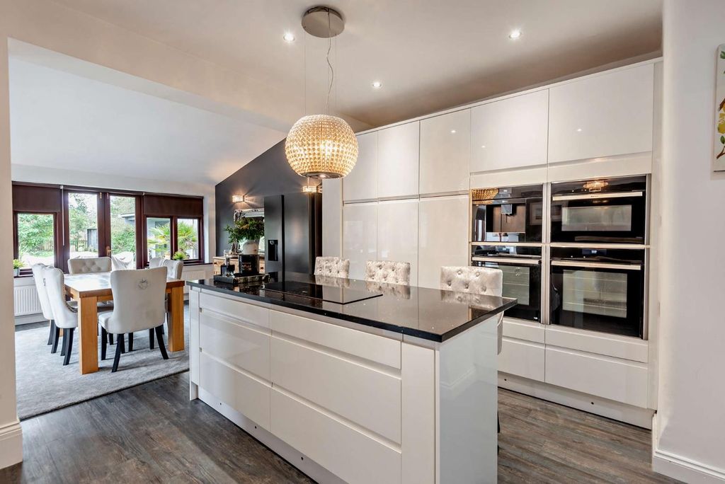 Additional image 11 of 7 bed semi-detached house for saleFordbridge Road, Ashford TW15