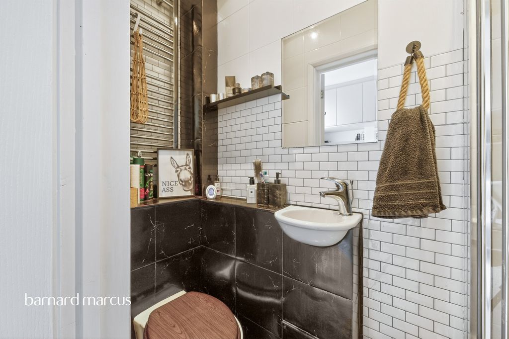 Additional image 14 of 2 bed maisonette for saleWashington Road, Worcester Park KT4