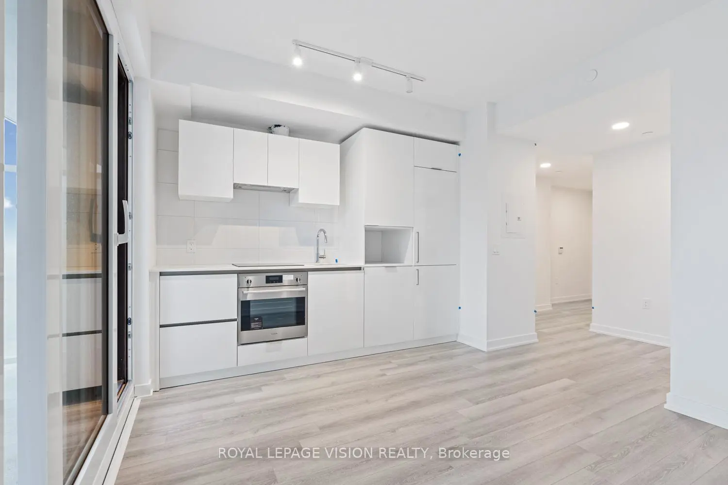 Additional image 12 of 230 Simcoe Street 3113