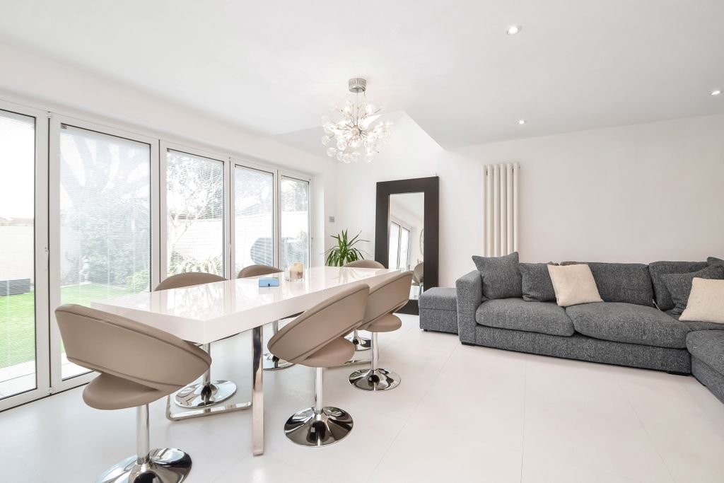 Additional image 4 of 4 bed detached house for saleSouthsea, Hampshire PO4