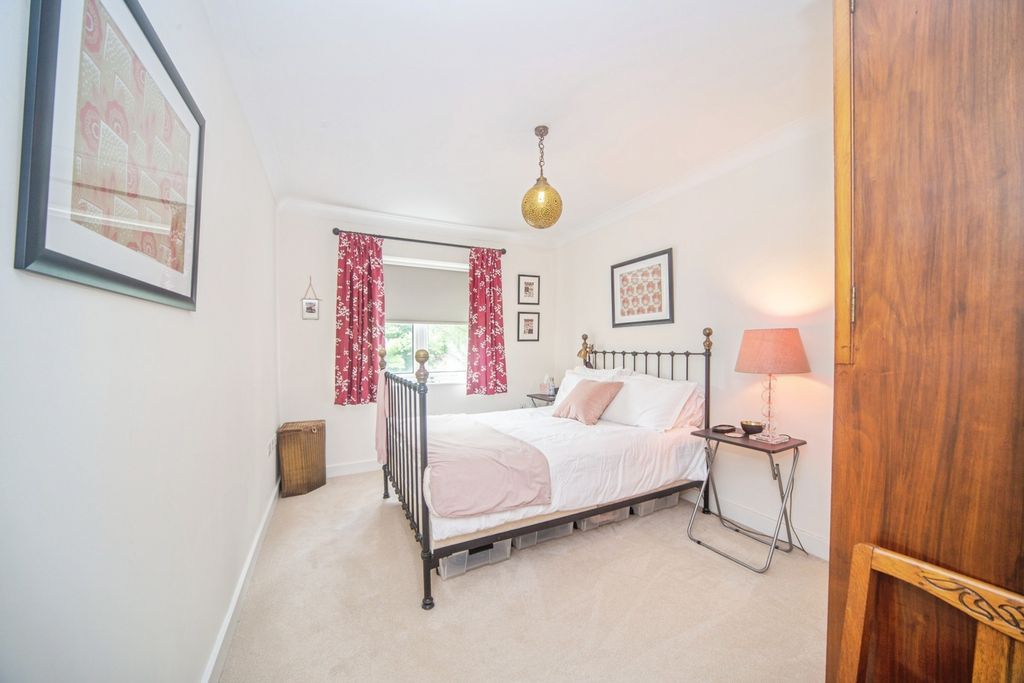 Additional image 8 of 2 bed flat for saleWinn Road, Southampton, Hampshire SO17