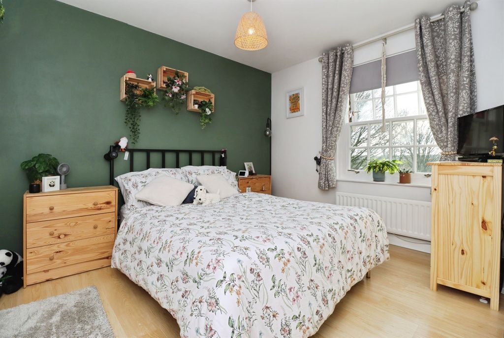 Additional image 5 of 2 bed flat for saleWell Lane, Rothwell, Kettering NN14