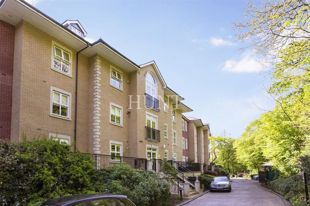 Additional image 23 of 4 bed flat for saleThe Manor, Repton Park, Woodford Green, Essex IG8