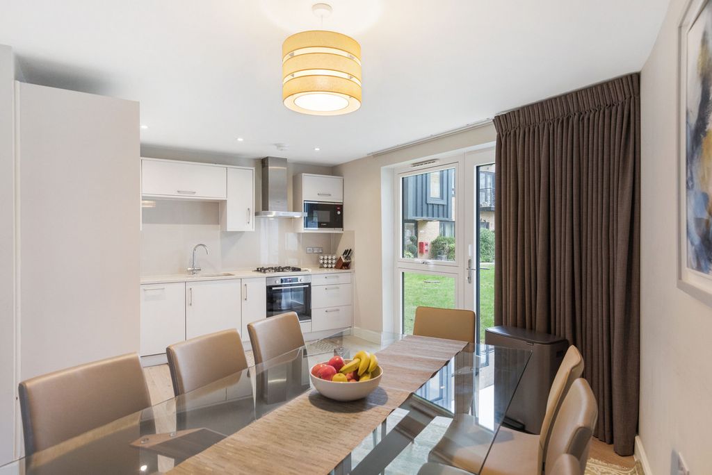 Additional image 4 of 3 bed flat for saleWoodthorpe Road, Ashford TW15