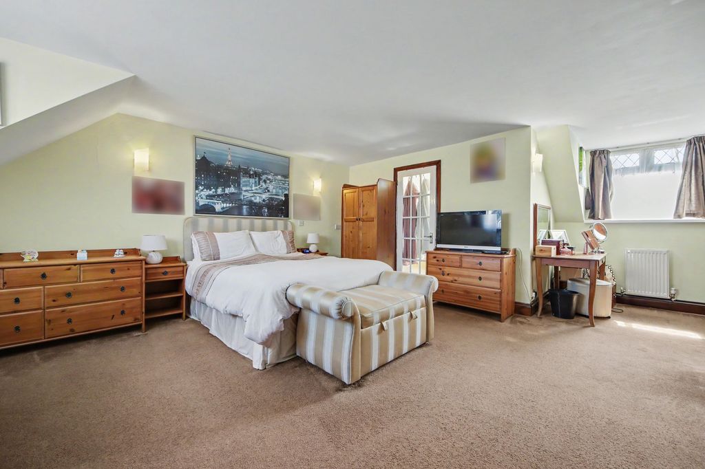 Additional image 13 of 4 bed detached bungalow for saleHeathfield Road, Sholing SO19