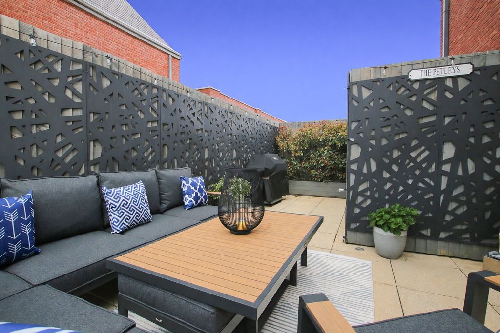 Additional image 15 of 3 bed flat for saleElms Walk, Wokingham RG40