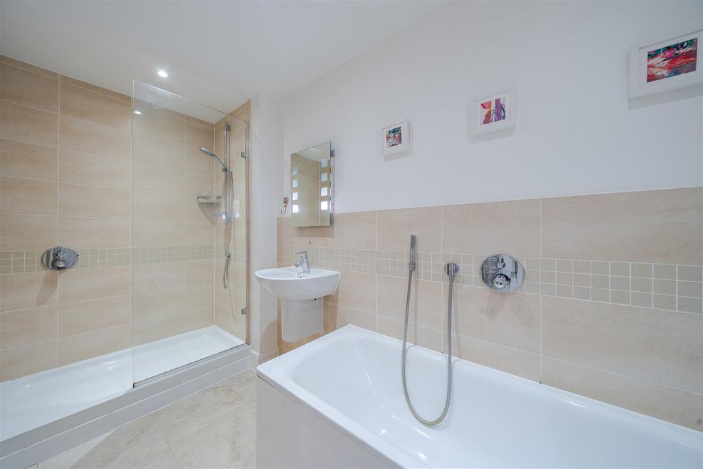 Additional image 20 of 2 bed flat for saleLanden House, Rectory Road Wokingham, Berkshire RG40