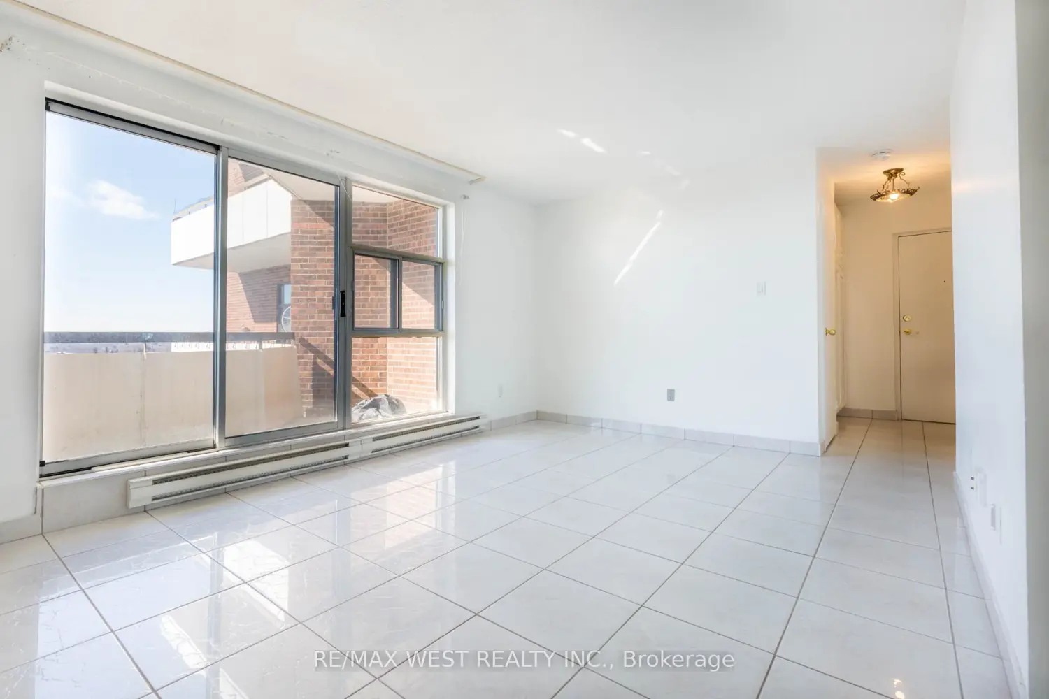 Additional image 4 of 3025 Queen Frederica Drive 1503