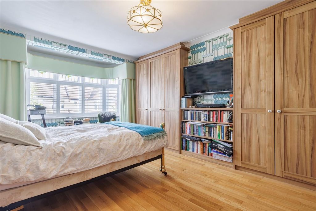 Additional image 16 of 5 bed semi-detached house for saleQueens Avenue, Woodford Green IG8