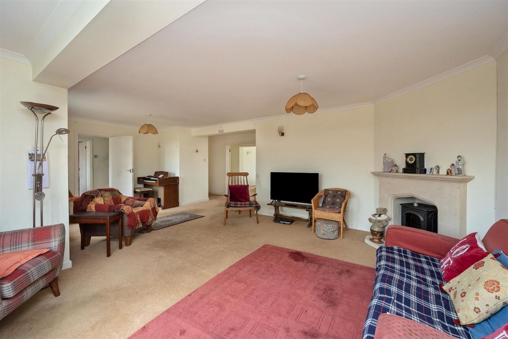 Additional image 4 of 6 bed detached house for saleFurze Close, Worthing BN13