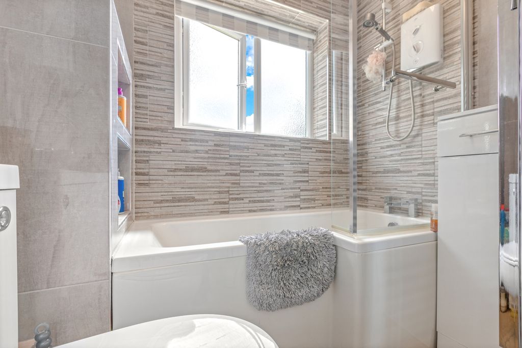 Additional image 6 of 2 bed semi-detached house for saleBarge Close, Wigston, Leicestershire LE18