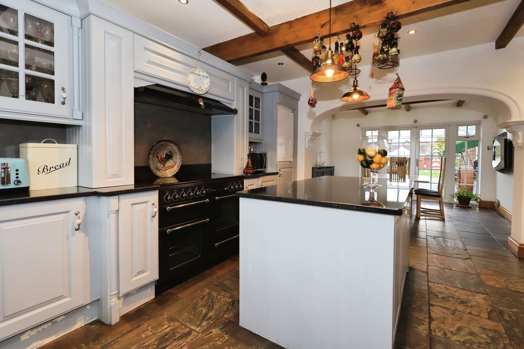 Additional image 10 of 4 bed detached house for saleStourbridge Road, Wolverhampton WV4