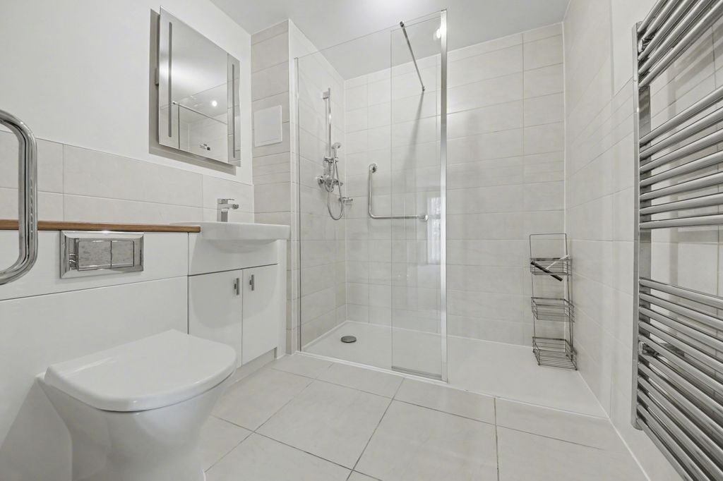 Additional image 10 of 2 bed flat for sale100 Riverdene Place, Bitterne Park SO18