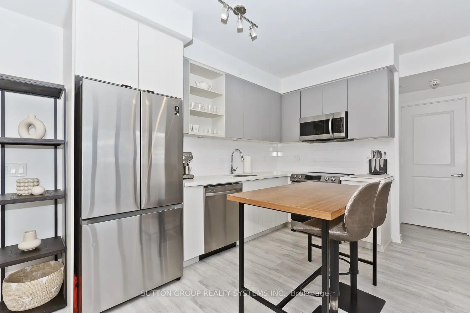 Additional image 3 of 4655 Metcalfe Avenue 1409