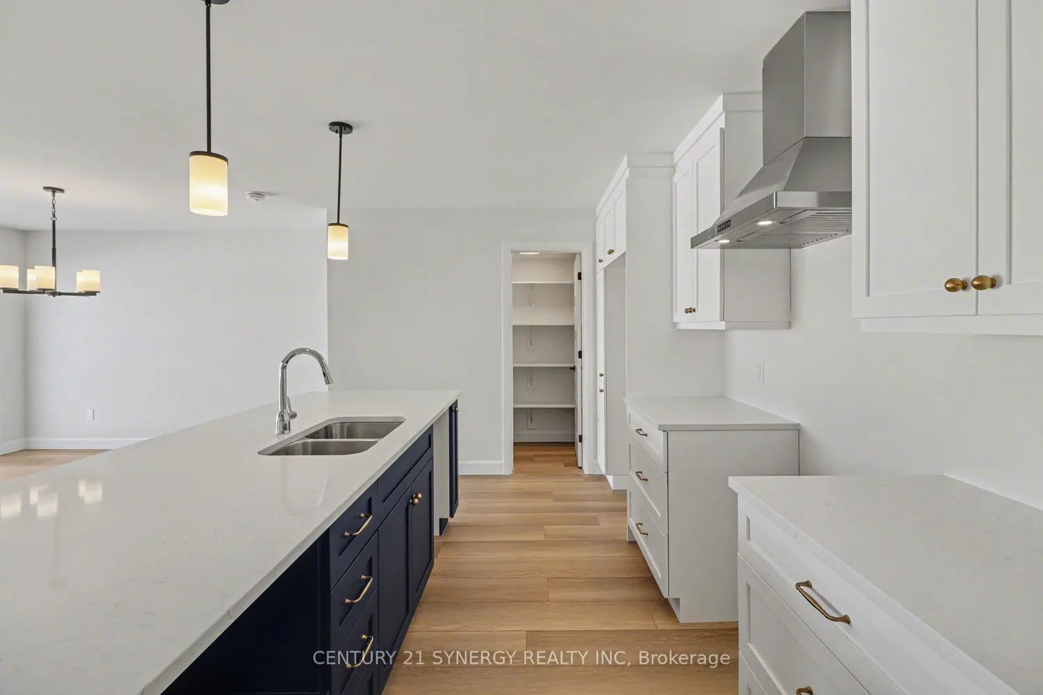 77 Villeneuve Street photo 4
