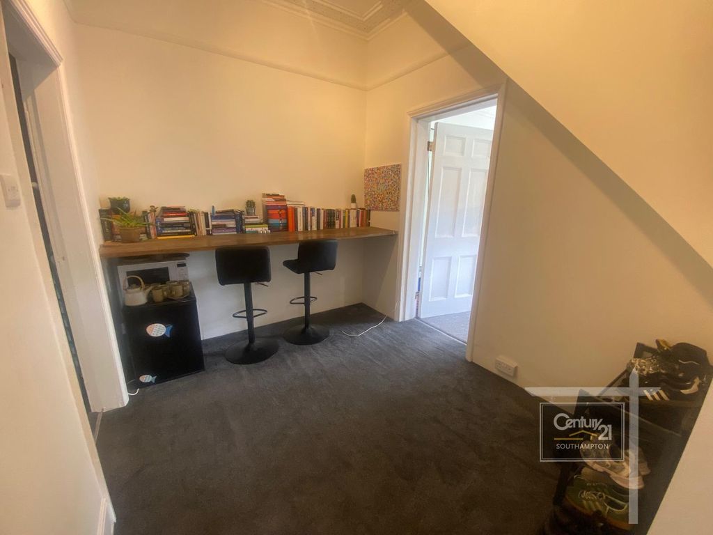 Additional image 4 of 1 bed flat for sale|Ref: L820888|, Millbrook Road West, Southampton SO15