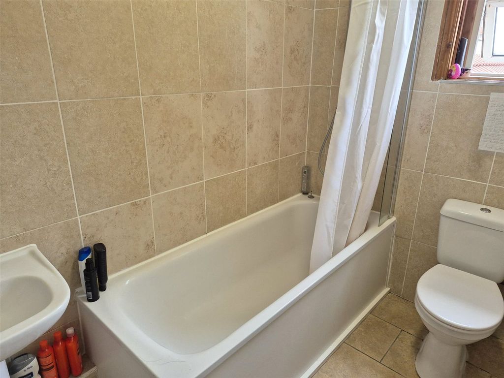 Additional image 8 of 5 bed terraced house for saleGladys Avenue, Portsmouth, Hampshire PO2