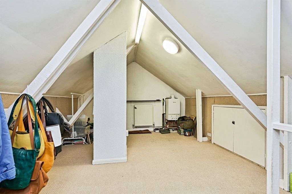 Additional image 16 of 4 bed semi-detached house for saleLinden Lane, Willenhall WV12