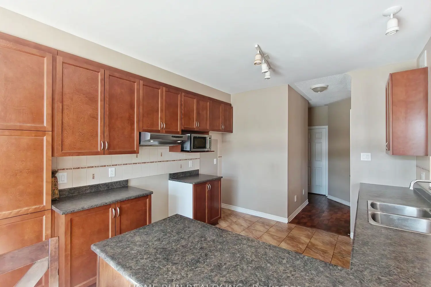 Additional image 5 of 75 Polo Lane