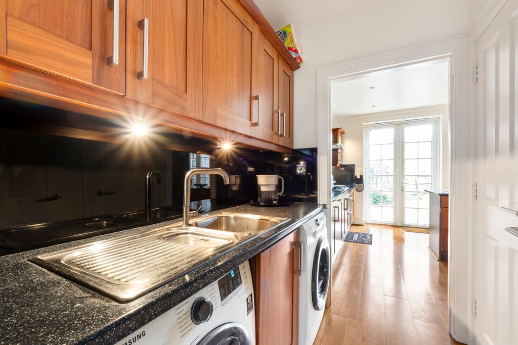 Additional image 7 of 6 bed detached house for saleLewiston Close, Worcester Park KT4